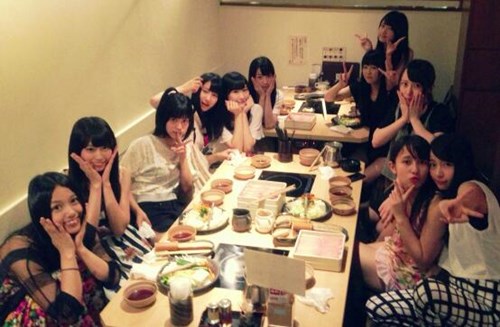 NMB48の食事会で撮影された画像に…の画像