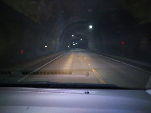 深夜のトンネルの画像