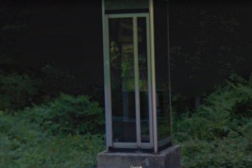 山形県　山刀伐峠の電話ボックスの画像