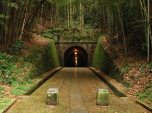 宇津ノ谷トンネルの写真