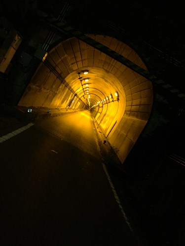 鶯谷トンネルの写真
