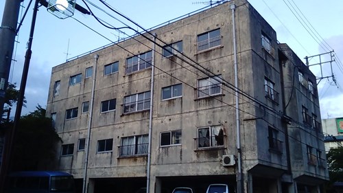 新潟県五泉市の五泉市廃アパートの写真