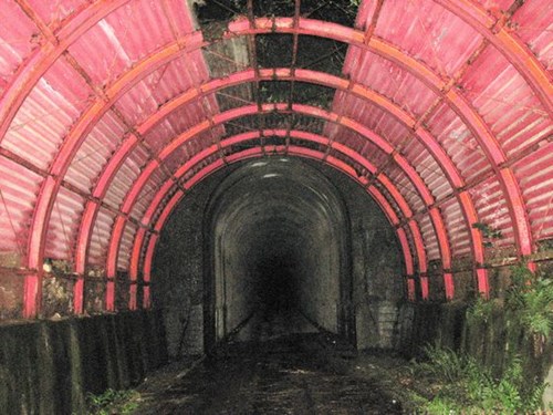 頭川トンネル(旧津々良トンネル)の写真