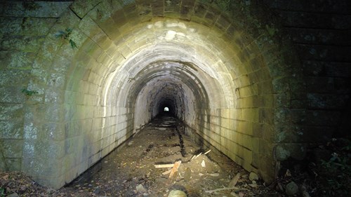 旧三津坂隧道の写真