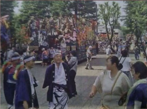 デーリー東北新聞に載った八戸三社大祭の写真の写真