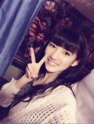 AKB48岡田奈々がバス移動中に撮った写真に… - 心霊写真