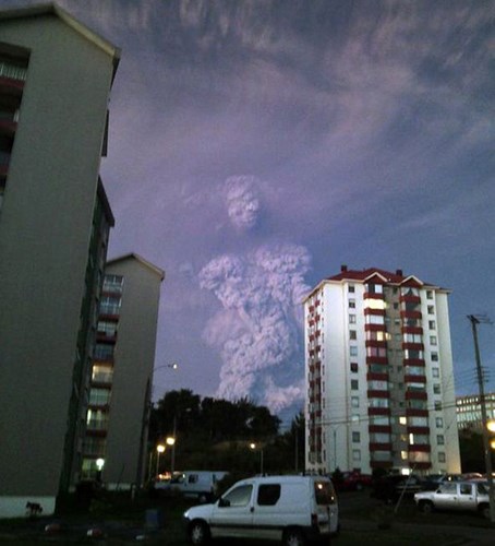 チリに現れた大巨人 - 心霊写真