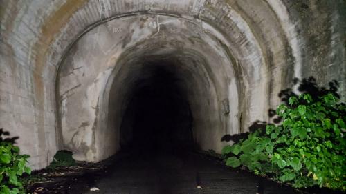トンネル - 心霊写真