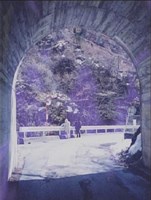 隧道からの風景-心霊写真