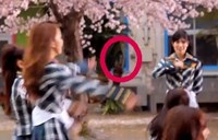 AKB48「10年桜」のPVに幽霊が写った？