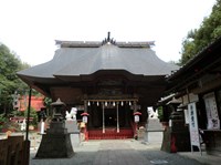 神社に赤いオーブ-心霊写真