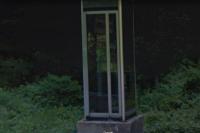 山形県　山刀伐峠の電話ボックス