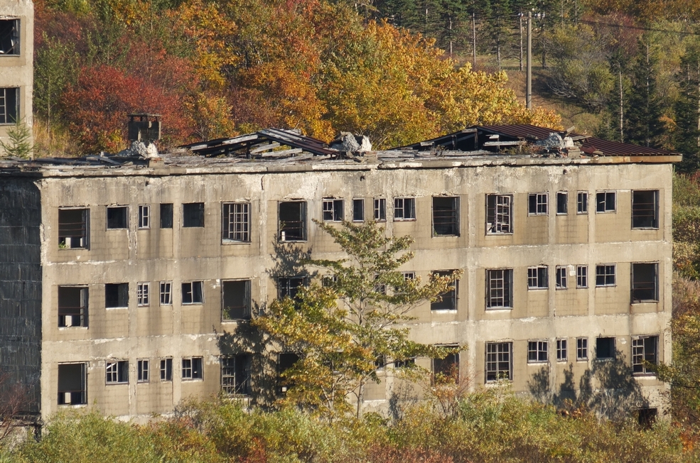松尾鉱山跡に残された廃墟アパート 岩手県の心霊スポット