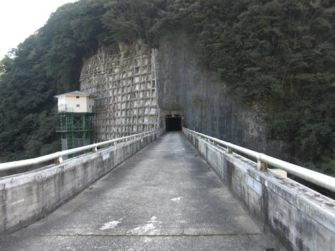 佐波川トンネル