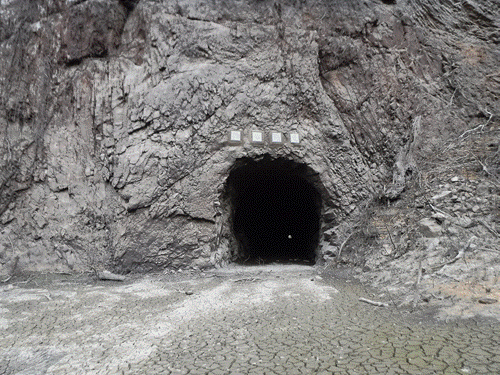 猿岩トンネル