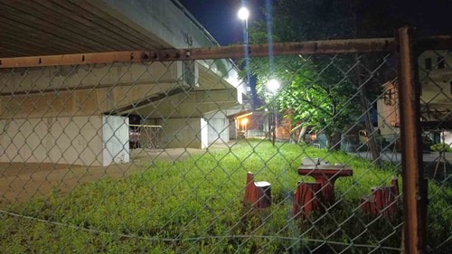 【埼玉県】県道153号高架下の閉鎖公園の画像