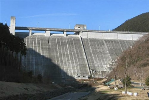 松田川ダムの写真