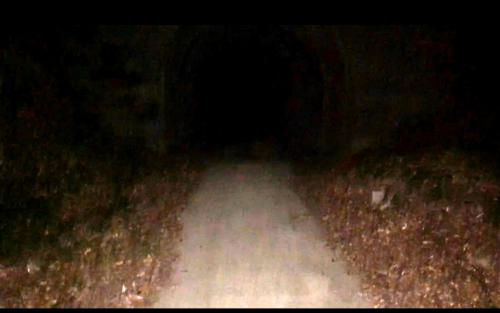 斧落隧道の写真