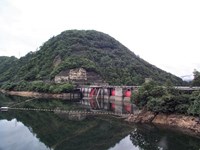【新潟県】内の倉ダムと近くのトンネルの画像