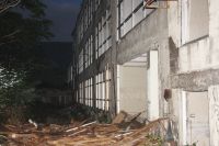 松尾鉱山跡に残された廃墟アパート