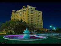 「ベイカーホテル」テキサス州で最も幽霊が出ると言われている廃ホテル
